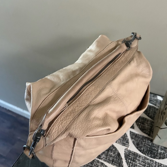 Liebeskins large hobo tan bag - Picture 3 of 5